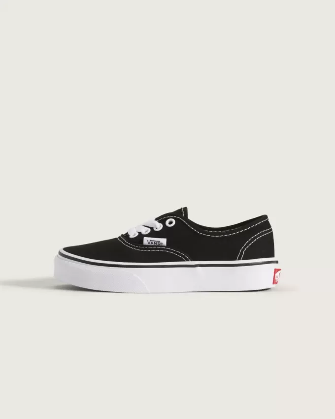 Authentischer Schuh für kleine Kinder