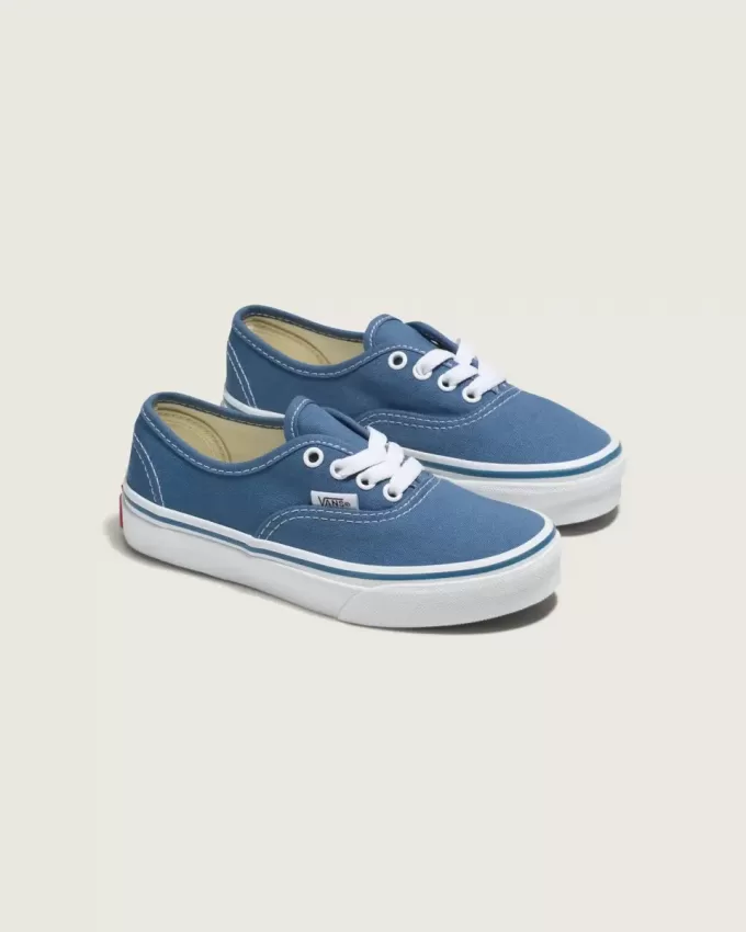 Authentischer Schuh für kleine Kinder