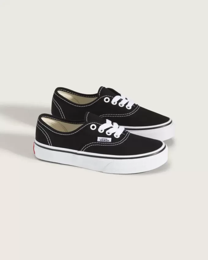 Authentischer Schuh für kleine Kinder