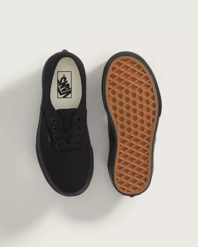 Authentischer Schuh für kleine Kinder