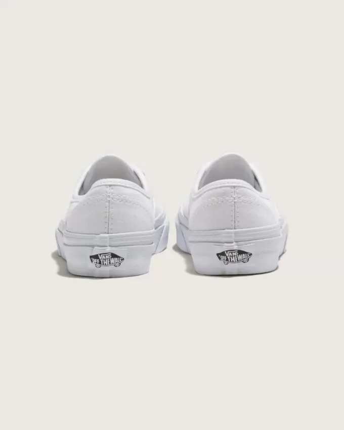 Authentischer Schuh für kleine Kinder