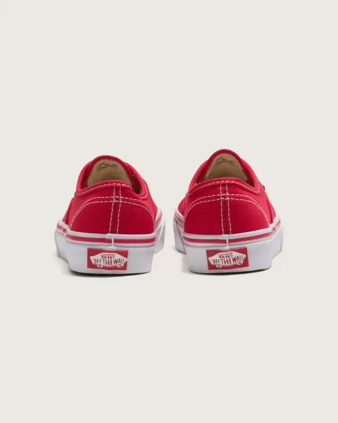 Authentischer Schuh für kleine Kinder