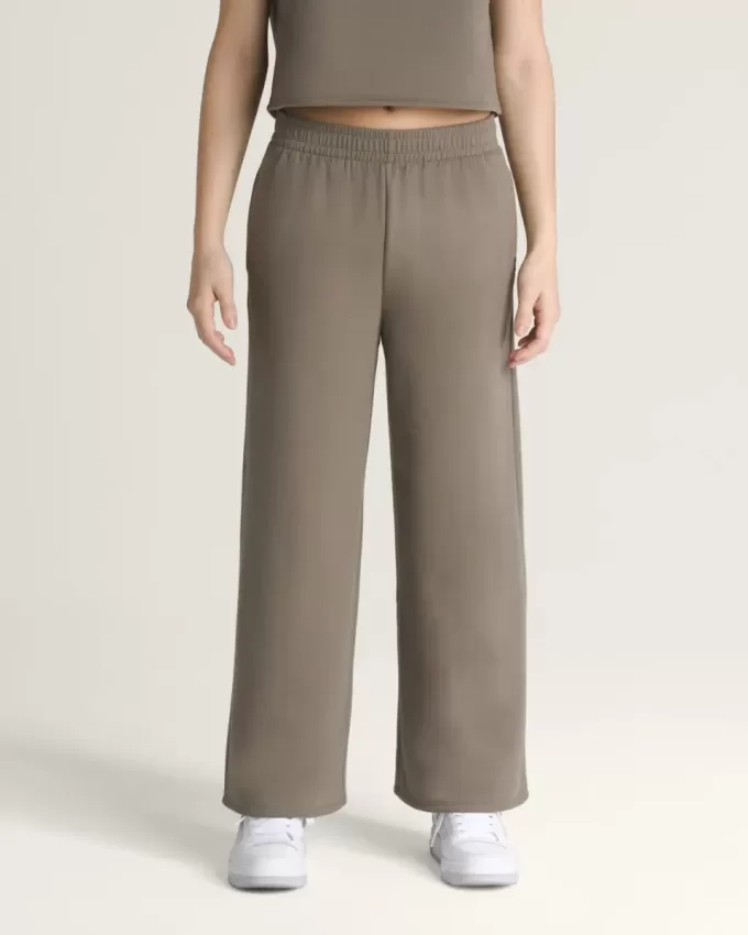 Bryn Hose mit weitem Bein