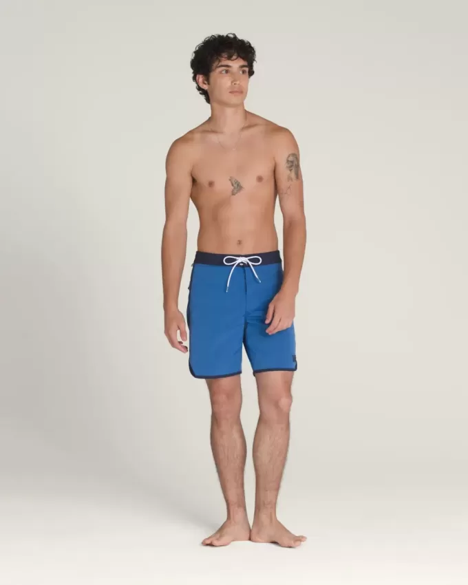 Everride 18“ Boardshorts mit Wellenkante