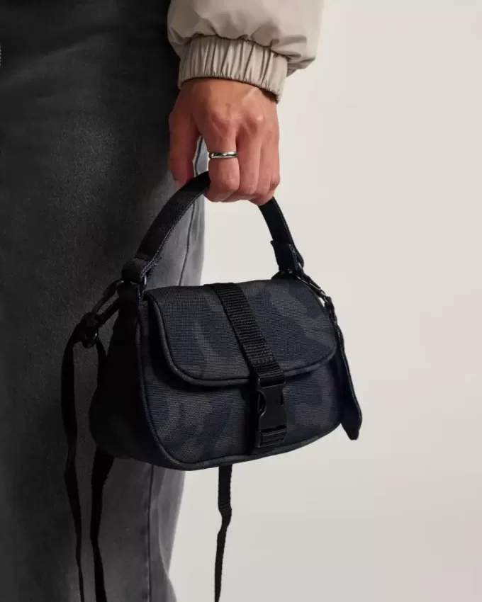 Hooked On Mini-Tasche