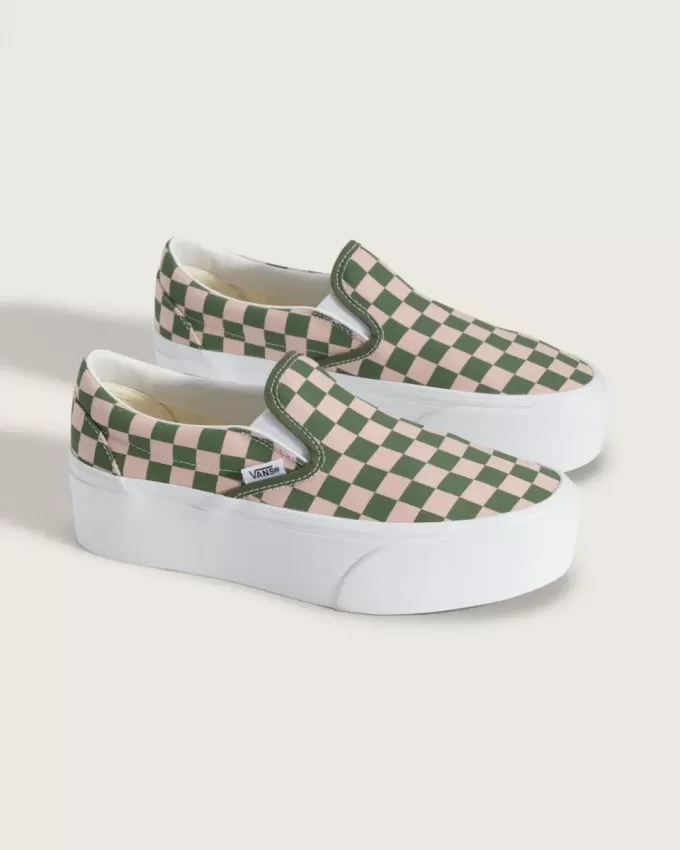 Klassischer Slip-On-Plateauschuh mit Schachbrettmuster
