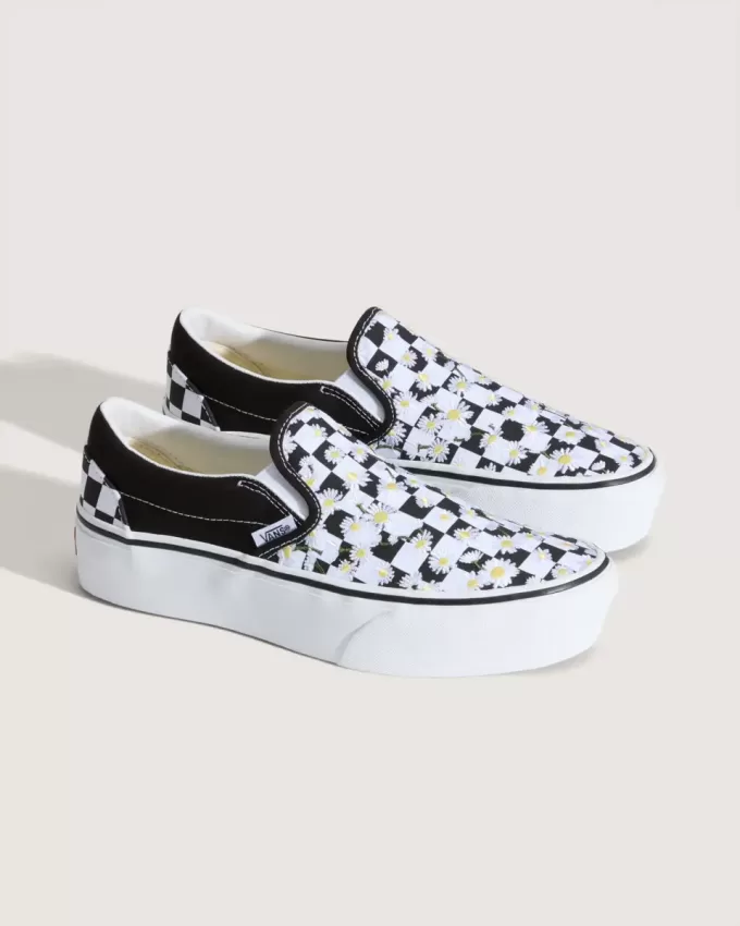 Klassischer Slip-On-Plateauschuh mit Schachbrettmuster