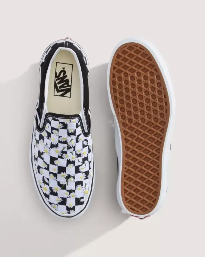 Klassischer Slip-On-Plateauschuh mit Schachbrettmuster