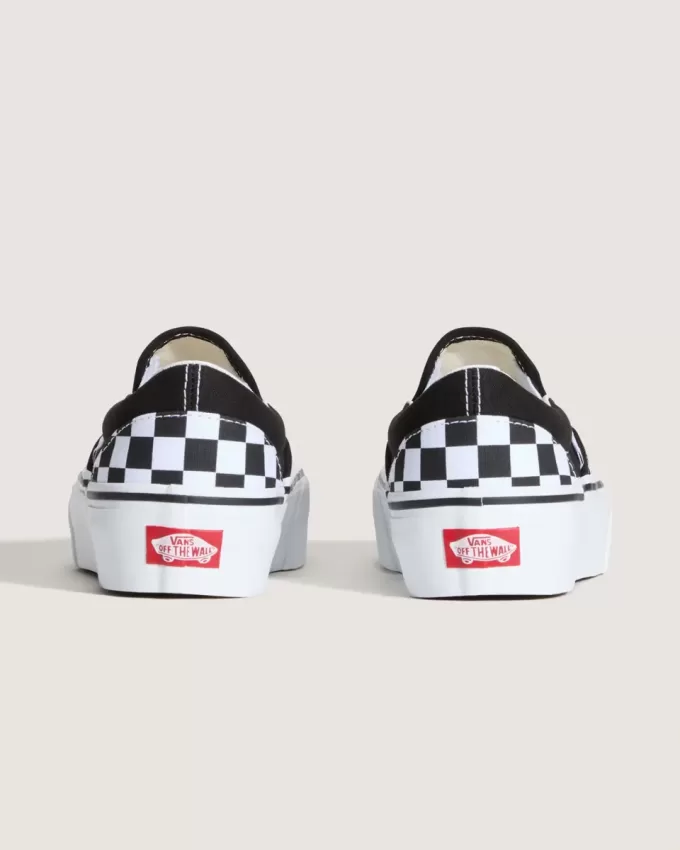 Klassischer Slip-On-Plateauschuh mit Schachbrettmuster