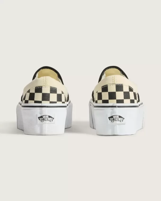 Klassischer Slip-On-Plateauschuh mit Schachbrettmuster