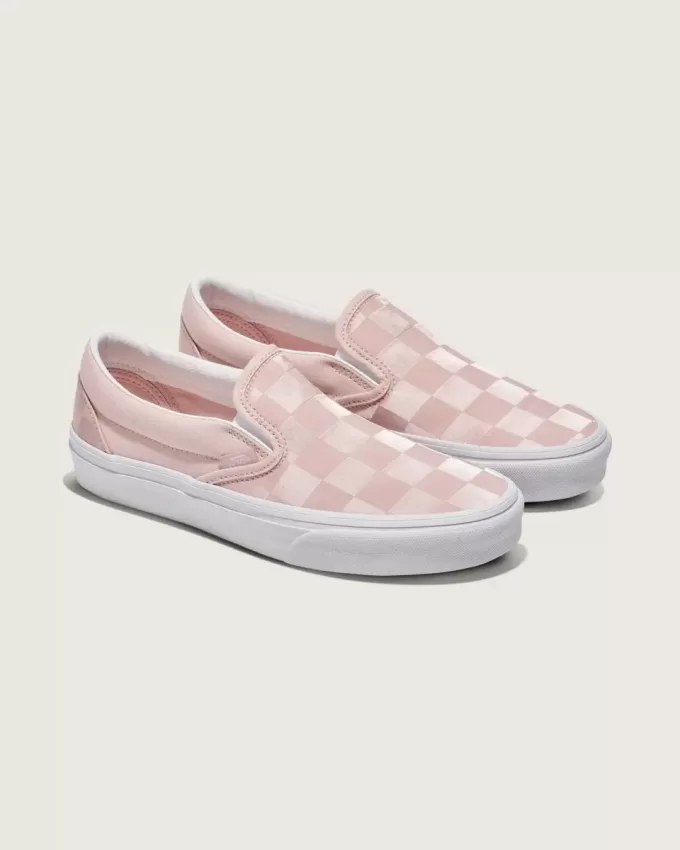 Klassischer Slip-On-Schuh aus Satin mit Schachbrettmuster