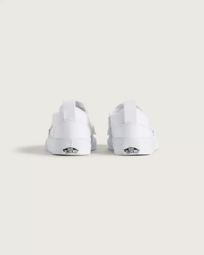 Klassischer Slip-On-V-Schuh für Kleinkinder