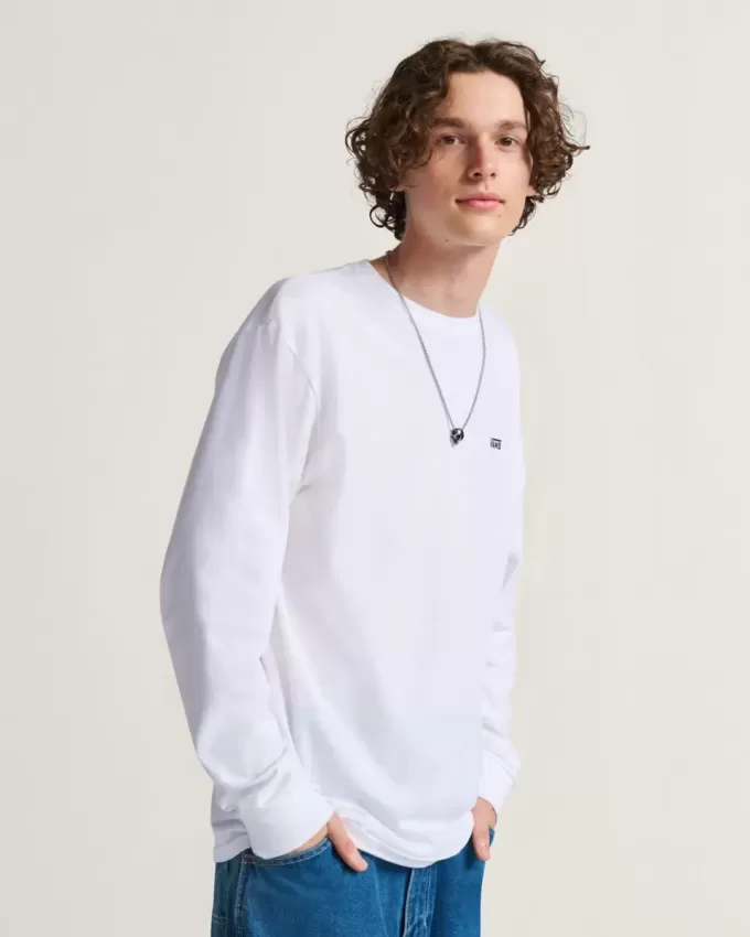 Langärmliges T-Shirt mit Logo auf der linken Brust Langärmliges T-Shirt mit Logo auf der linken Brust
