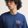Metallwand-T-Shirt