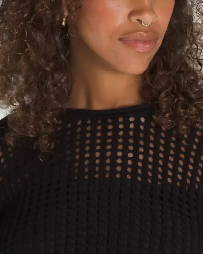 Mila – Kurzer Rundhalspullover mit offenem Strickmuster